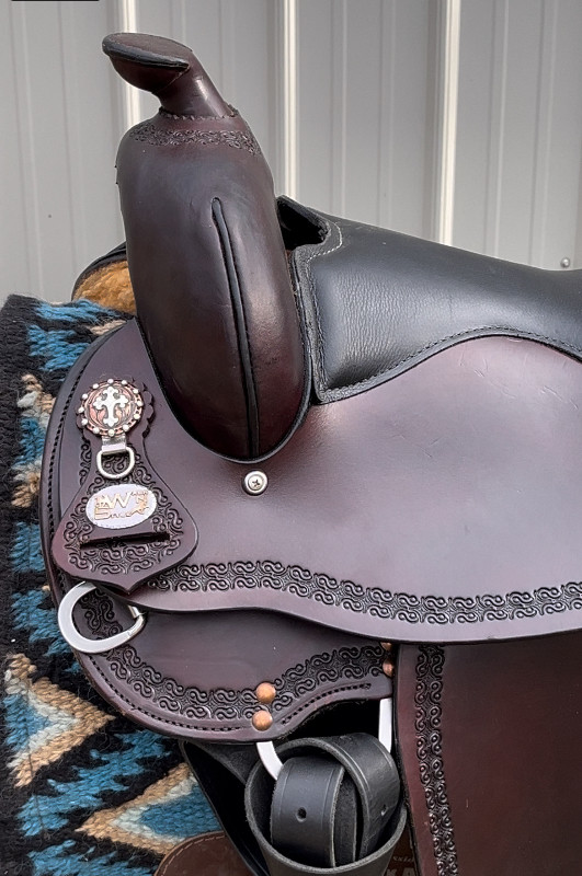 Beautiful Western Saddle 16” in Equestrian & Livestock Accessories in Edmonton - Image 3
