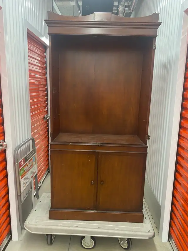 Wood Hutch