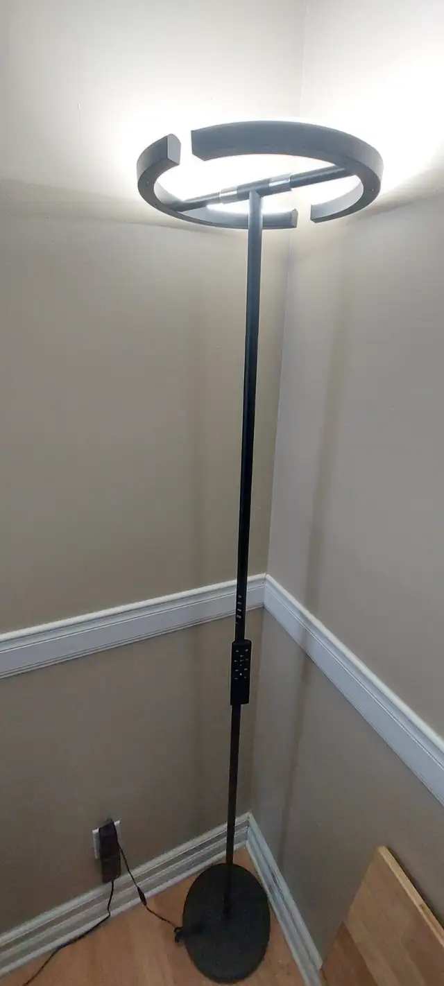 Floor lamp in colors and with remote control (like new) - $4063008307206657124