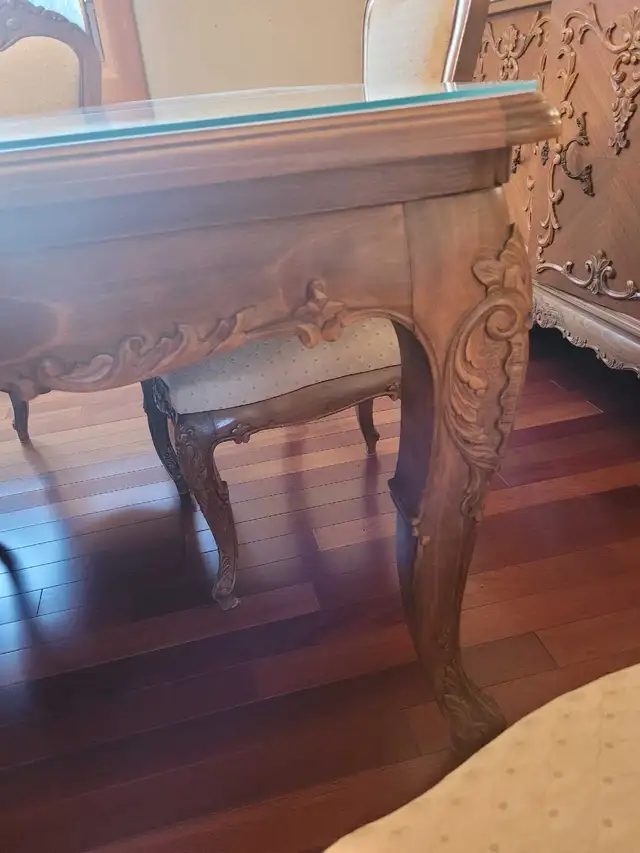 Antique Dining Table and Credenza in Dining Tables & Sets in Ottawa - Image 7