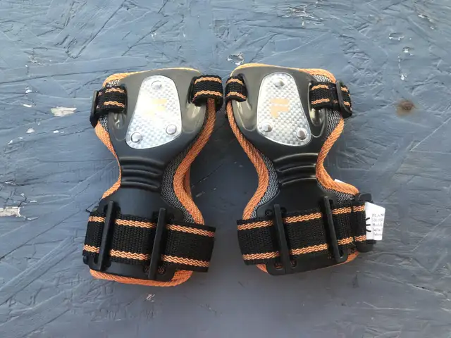 FILA Wrist Guards437431690415329281