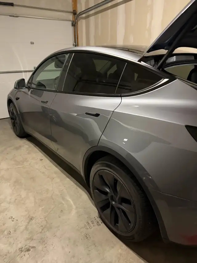 Model Y Tesla 2023 Grey