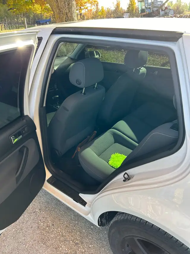 2008 Volkswagen city golf 2.0L dans Autos et camions dans Barrie - Image 11