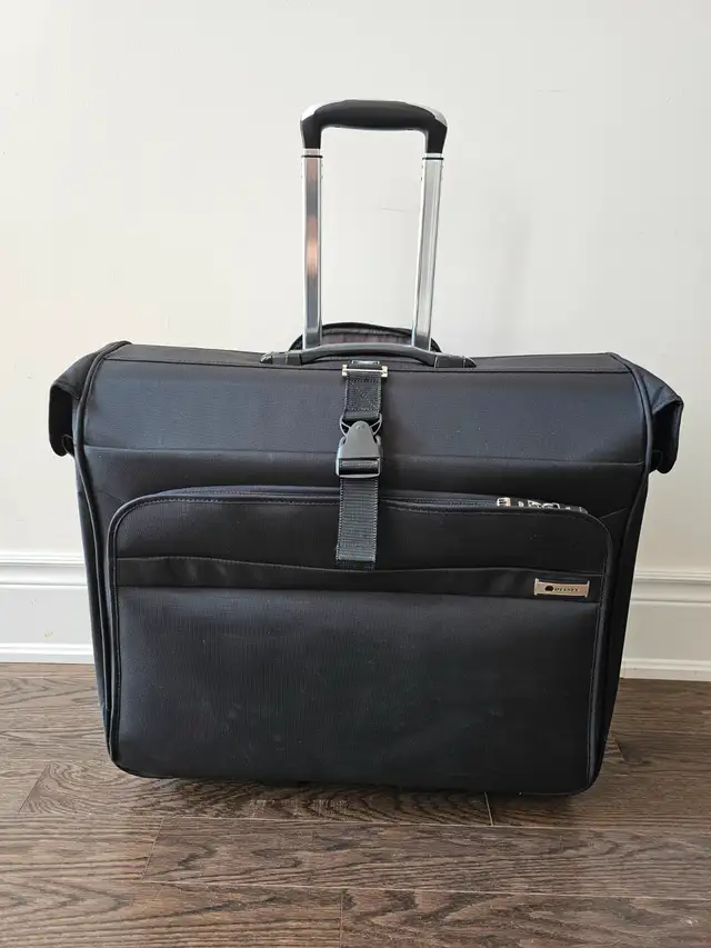 DELSEY Carryon Garment Bag with 2 Wheels63660926860291120