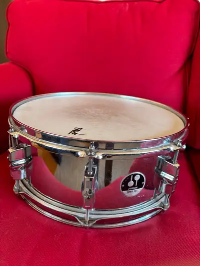 Sonor Force 507 Snare Drum. Steel shell, 2010s make. Good condition. Taye batter and Remo resonator,...