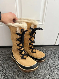 Sorel Women’s Boots Size 8