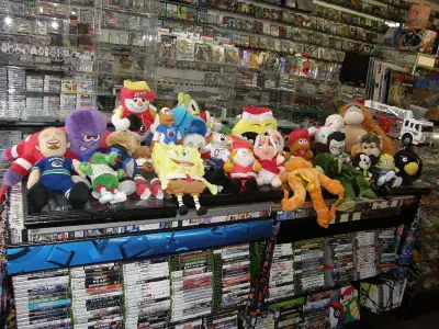 Beau Lot de Toutou Peluche Hockey Bob L'éponge Harry Potter et + 50$ pour tout le lot ou a vendre sé...