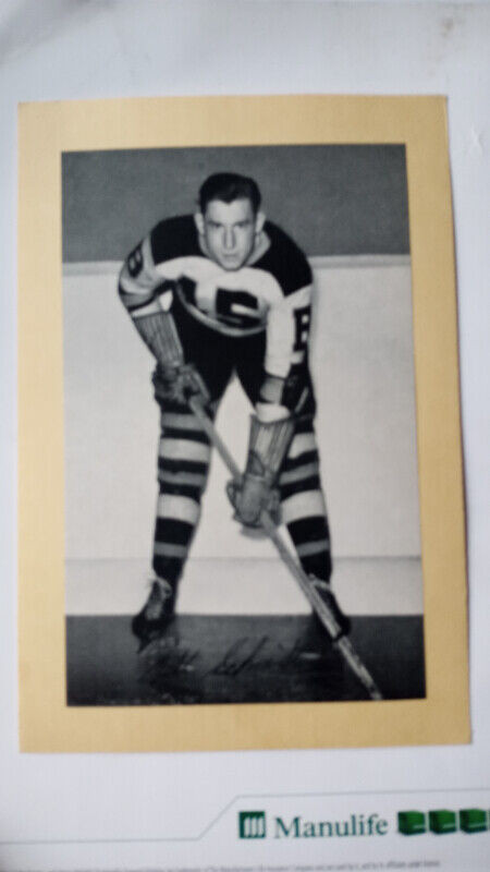 1934-43  Beehive Group 1 Milt Schmidt Boston Bruins photo pic in Arts & Collectibles in St. Catharines - Image 2