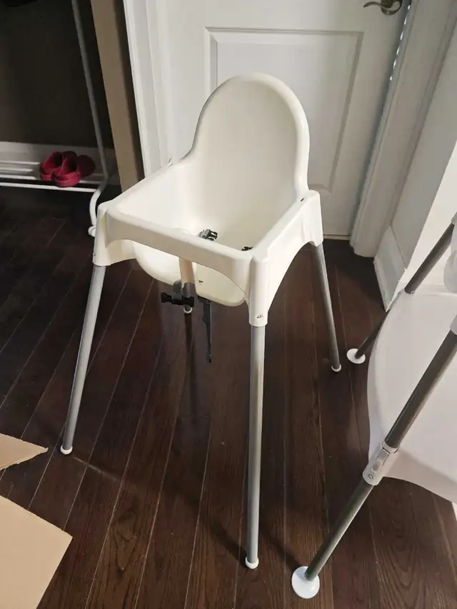 2 baby high chairs  ikea and evenflo in Feeding & High Chairs in Oakville / Halton Region - Image 3