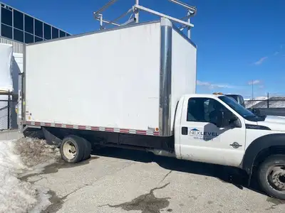 Truck runs great, new tail gate installed 2 years ago, new exhaust cat back, engine serviced last ye...