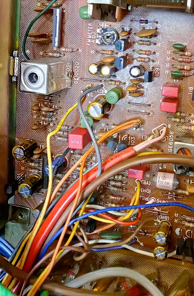 Vintage YAMAHA Receiver CR-2020/1020 Restoration in Stereo Systems & Home Theatre in Markham / York Region - Image 10