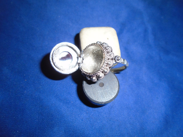 antique sterling silver ring in Jewellery & Watches in City of Halifax - Image 4