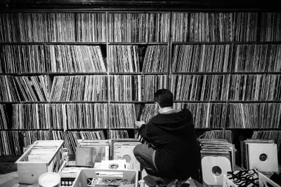 RECORDS ARE LOCATED IN AYLMER - UPDATED LIST AVAILABLE WITH EMAIL - - RECORDS $10 AND UP-- 1500 RECO...