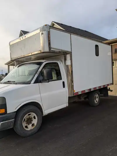 2009 GMC Savana 3500 Boxtruck Yes, I have Service Ontario used vehicle report ready. Its licensed an...