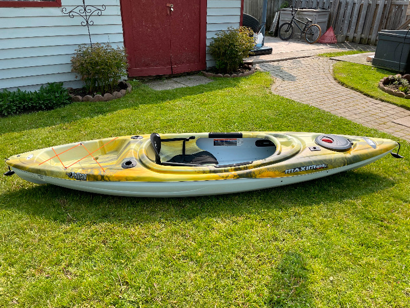 Fishing Kayak Pelican Maxim 100x angler Canoes, Kayaks & Paddles
