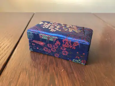 Gorgeous little treasure box. In good condition with minor imperfections as shown in photos. Approx...