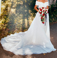 Off the Shoulder Sweetheart Neckline Wedding Dress