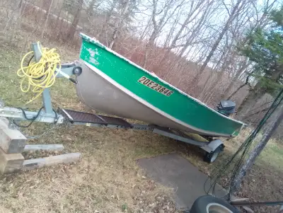 16' aluminum 20 horse motor, comes with boat trailer 2000$