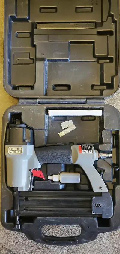 PORTER-CABLE 18-Gauge 2-inch Pneumatic Brad Nailer Kit Used only once.