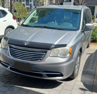2013 Chrysler Town and Country Minivan