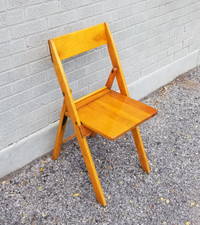 Vintage solid hardwood refinished folding deck chair c1950s