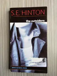 The outsiders (by S.E. Hinton)