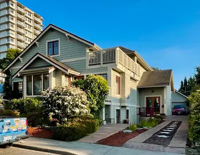 James Bay house for rent