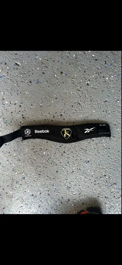 Reebok Youth Hockey Neckguard, View more
