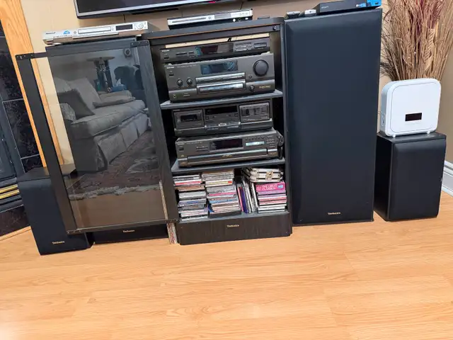 Technics Sound System with Four Speakers483180135717294081