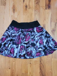 Lds XLrg Prnt lines Skirt 5$