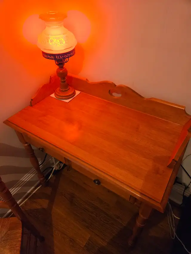 ensemble pupitre et chaise colonila Roxton in Desks in Edmundston - Image 7