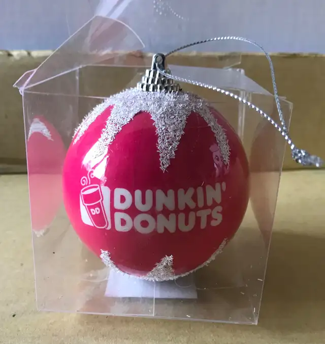 Ornements de Noël - Dunkin Donuts in Arts & Collectibles in City of Montréal - Image 2