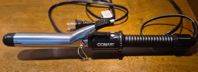 Pre-owned in great working condition - salon-quality curls effortlessly - multi-layer 1 inch barrel...