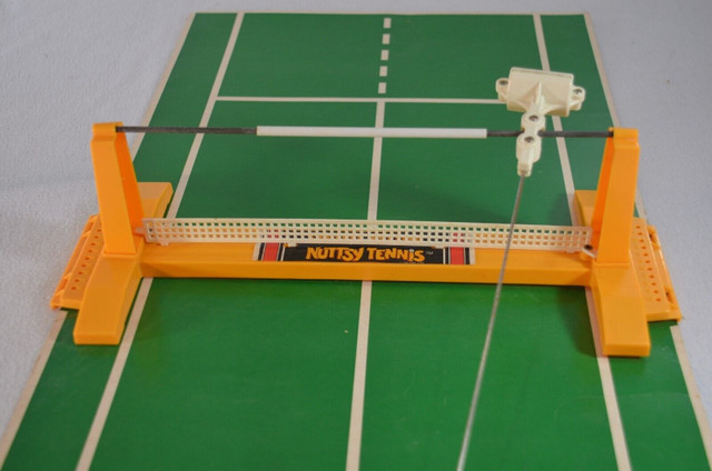 Nuttsy Tennis by Tomy Vintage 1974 Tabletop Tennis Game Complete in Toys & Games in Regina - Image 3