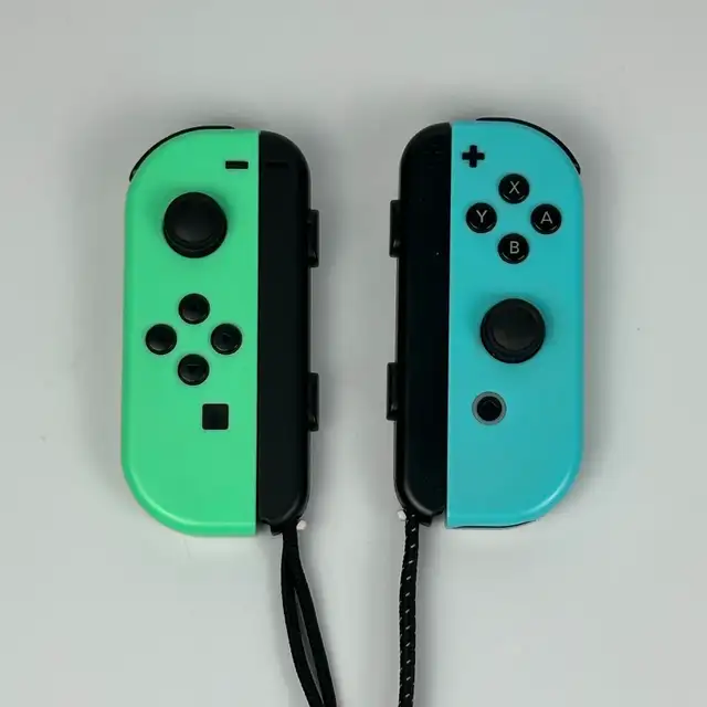 Nintendo Switch Joy Con Wireless Controllers Only - 3136713 in Nintendo Switch in Laval / North Shore - Image 2
