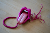 Téléphone en forme de bouche | Mouth shape Telephone