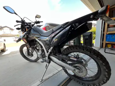 2020 Street legal Honda CRF 250L Dual Sport. Only 732km. Bike is all original. Always stored in gara...