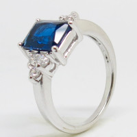Gorgeous 18K White Gold Filled Blue Sapphire Ring Size 8 - New