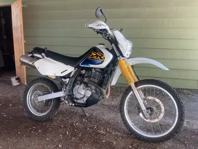 Selling my 1999 Suzuki DR650 with 39,000km. Comes with a ton of extras and aftermarket items to hit...
