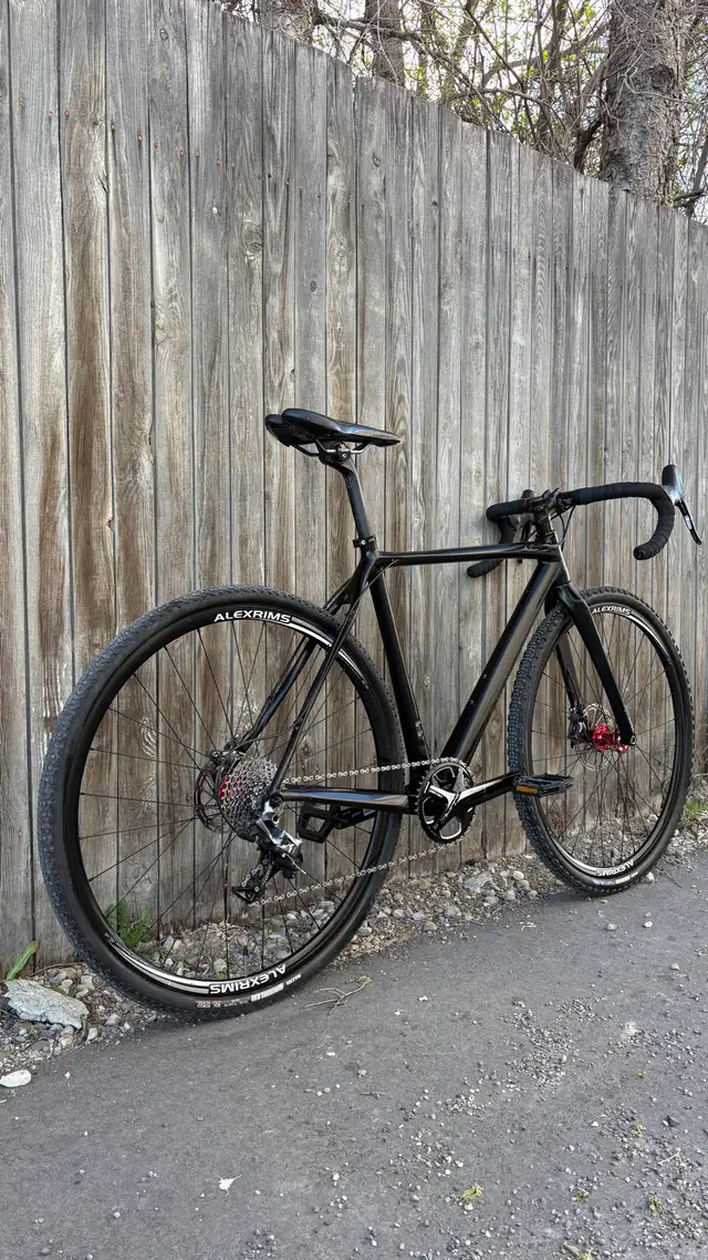 Garneu Steeple xc Full carbon gravel bike  in Road in Calgary - Image 5
