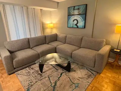 DOWNTOWN CORE - 1 RM AVAIL in 3BRM APARTMENT