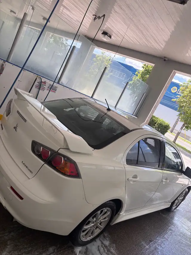 Mitsubishi Lancer 2011584651675334748161