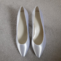 Satin White 1970's  Wedding Vintage Pump Dyable Shoes New