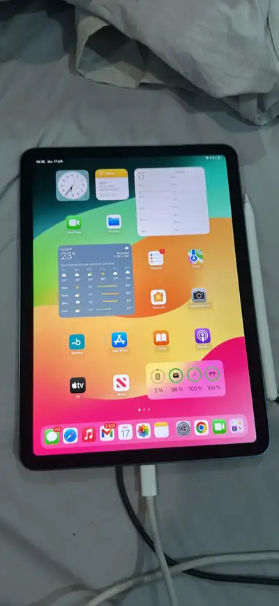 Ipad Air 5e génération (64gb) + Apple pencil 2e génération , View more