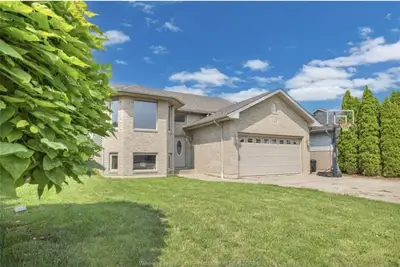 Basement for Rent – Tecumseh East Raised, well-lit basement with separate entrance near Battery Plan...