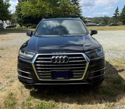 Fully loaded, seven passenger with leather, Q7. Low mileage, low price with 3ltr 300HP, Quattro all...