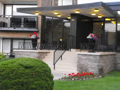 Quiet renovated building, steps to TTC and Bloor West Village