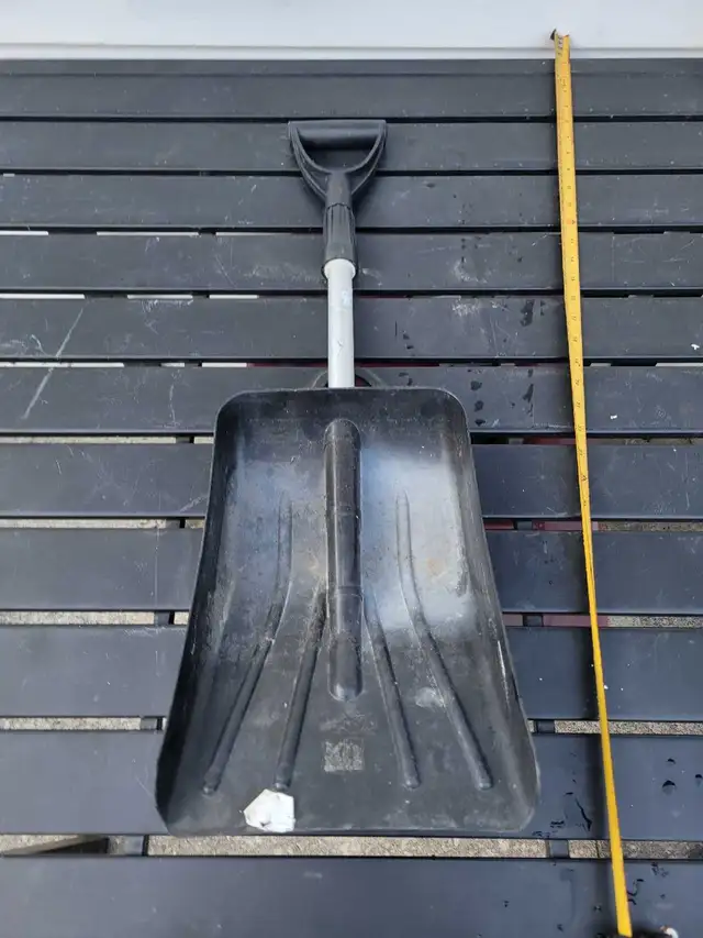 Emergency packable snow shovel. in Outdoor Tools & Storage in Windsor Region - Image 6