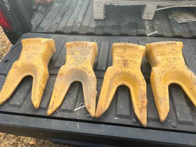 Cat twin tiger teeth in Heavy Equipment in Thunder Bay - Image 2