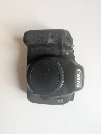 Canon 7D i, View more